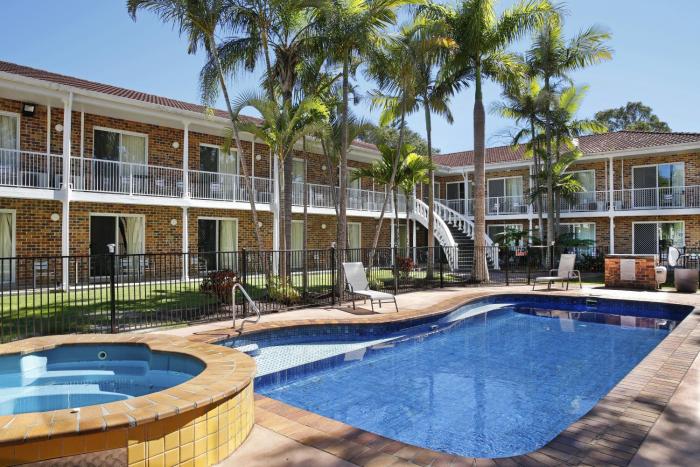 aston motel yamba