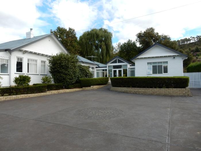 Walton House,Geeveston>>Barnes Bay,4.5 star