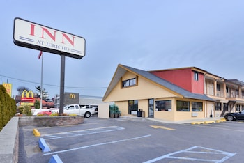 Inn At Jericho,Hicksville>>Hempstead,2 star