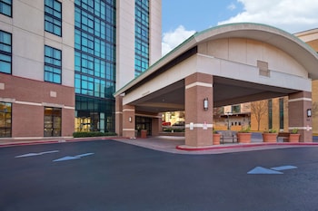 embassy suites by hilton at hot springs convention center