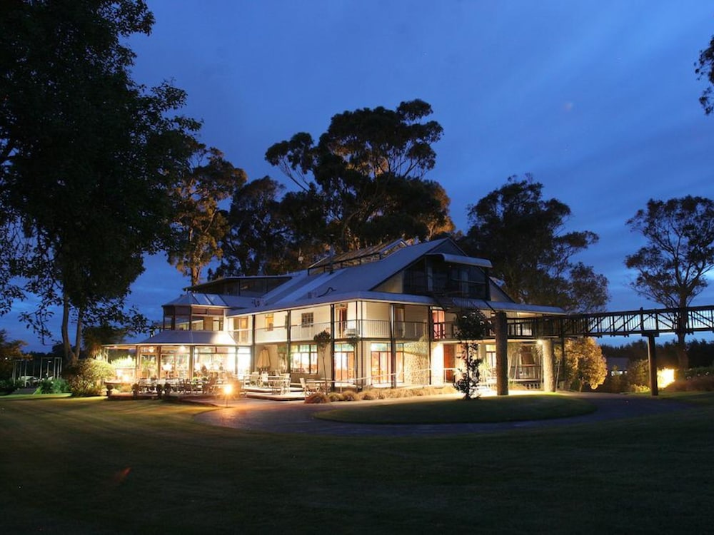 The Narrows Landing,Hamilton>>Cambridge,3.5 star