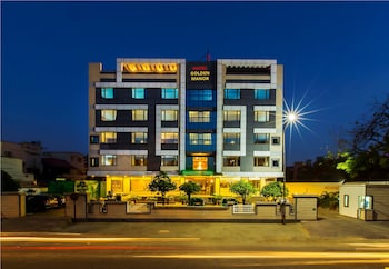 Hotel Golden Manor,Bani Park,3 star