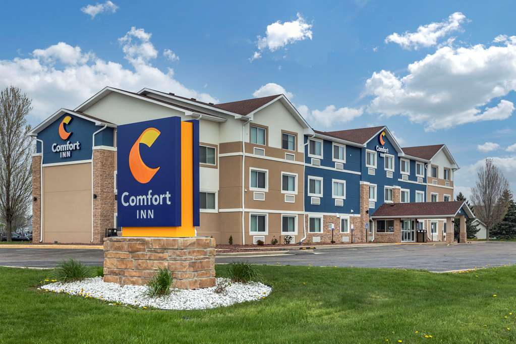 Comfort Inn Mount Pleasant - Racine,Mount Pleasant>>Milwaukee,2.5 star