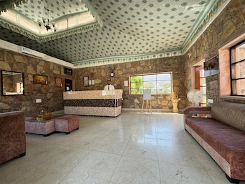 Ananda Resort,Parasar Colony,4 star