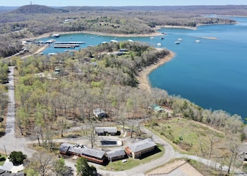 Driftwood Resort Bull Shoals,,5 star