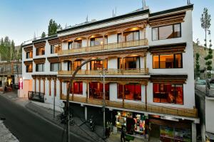 Old Road Mansion,India>>Leh,3 star