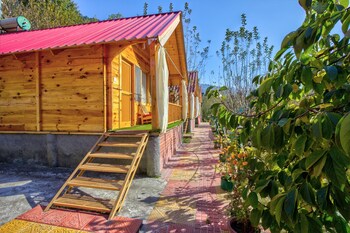 attic cottage by dumnu homes