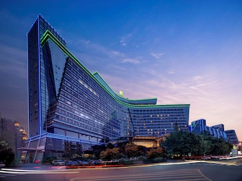Holiday Inn Chengdu Century City-Westtower,,3 star
