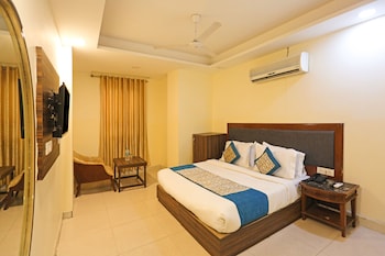 Hotel Paras Delhi Airport