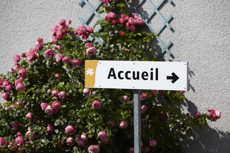 Heco Calais Centre - Gare,Dainville>>Calais,1 star