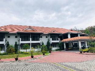 The Kandu Resort,,3 star