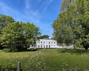 The Retreat New Forest,,3 star