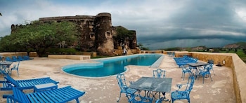 neemranas hill fort kesroli