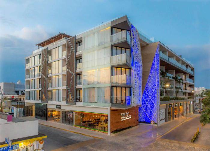 The Fives Downtown Hotel - Curio Collection By Hilton,,5 star