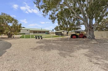 Moonta Bay Cabins,,3 star