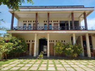 Bintang Homestay Watukarung,,3 star
