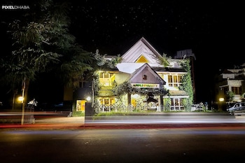 Apple Valley Resort,Mohal,4 star