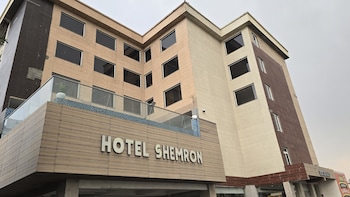 hotel shemron