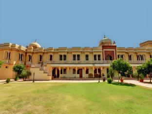 Amar Mahal,Orchha Bypass Road,3 star