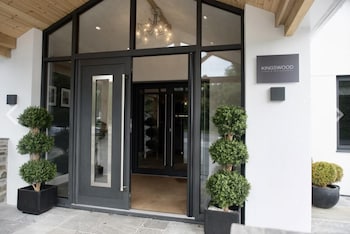 The Kingswood,,3 star