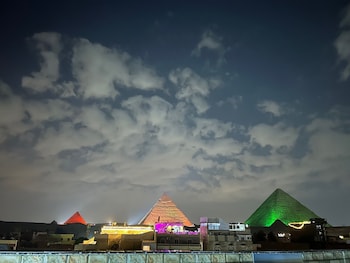 Falcon Pyramids Inn,,0 star