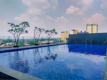 best deal and tidy studio at evenciio margonda apartment
