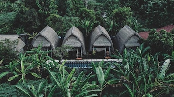 honeybee hut lembongan
