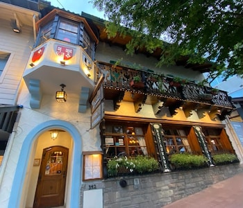 Hosteria Suiza,,2 star