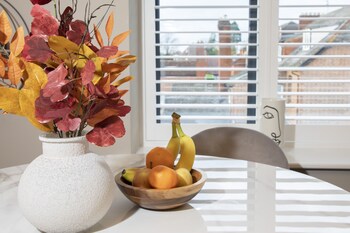 Stylish Loft Style Two Bedroom Apartment,Flat 6 The Shortings, Armscroft Road,0 star