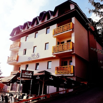 Nicole Kopaonik,,2 star