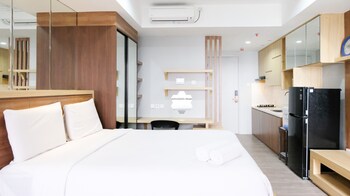 best deal and smart living studio at grand sungkono lagoon apartment