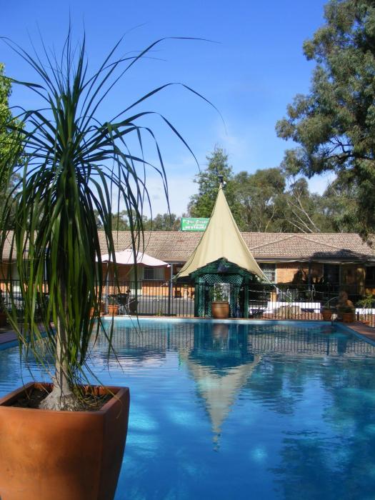 Matthew Flinders Motor Inn,Port Stephens>>Coonabarabran,3.5 star