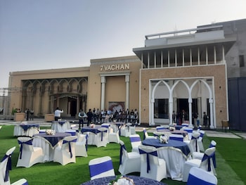 7 Vachan Lawns And Banquet,Jabalpur,3 star