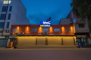 Fabhotel Nidhivan,1St Floor, Jay Laxmi Complex, Near Indian Petrol Pump, Udhna Teen Rasta,3 star