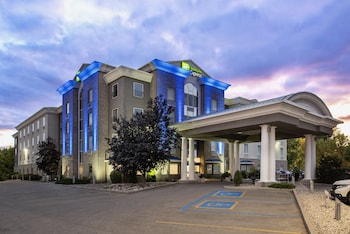 Holiday Inn Express & Suites Saskatoon By Ihg,Saskatoon>>Regina,3 star
