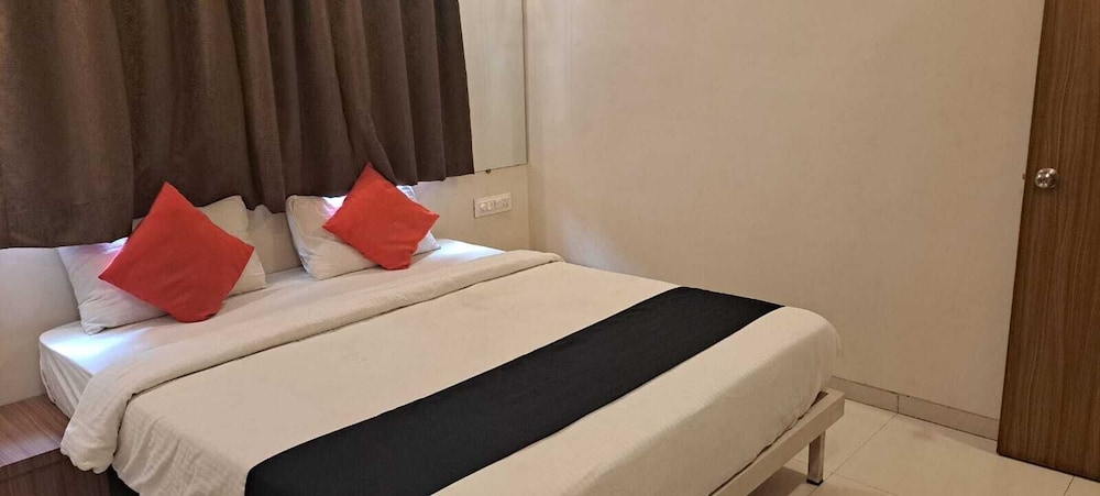 Hotel Trimurti Executive,,3 star