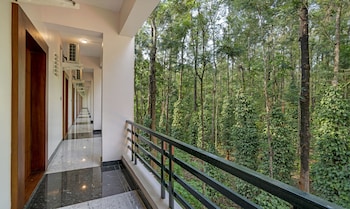 Treebo Sky Vista Suites With Hill View,Kaimara,3 star