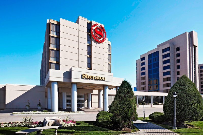 Sheraton Parkway Toronto North Hotel & Suites,North York>>Markham,4 star