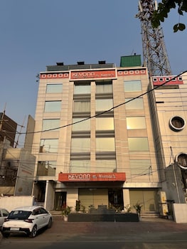 Keyonn By Kumars,Ina Colony,3 star