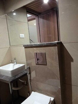 Kiwi Inn Hotel,Professor Colony,3 star