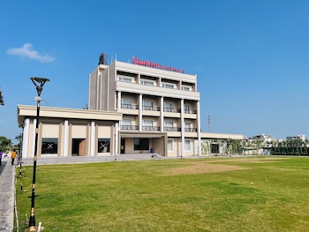 Gaurison Hotel And Resorts,Sethi Nagar,3 star