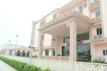 Kankidham Lords Inn - Pure Veg,Uttar Dinajpur,3 star