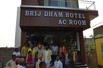 Brajdham Hotel Barsana,Brij Dham Hotel Govardhan, Ice Factory, Road, Barsana, Uttar Pradesh 281405,3 star