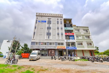 Fabhotel Diamond I,City Railway Station,3 star