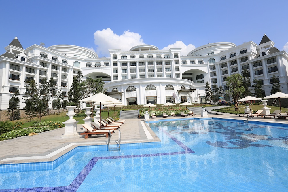 vinpearl resort and spa ha long