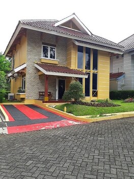 villa kota bunga peony