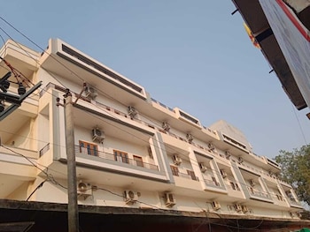 Hotel Surya Inn,Mehendipur Balaji Temple Rd,3 star