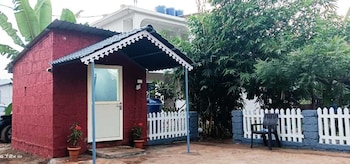 White Tree Resort,Arambol,2 star