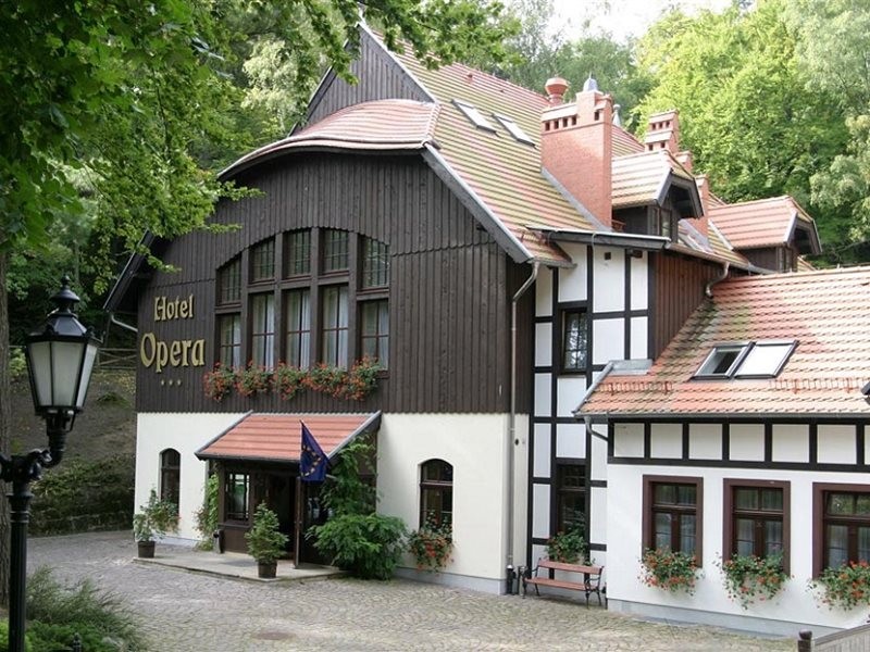 hotel opera