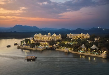The Leela Palace Udaipur,Pichola Lake,5 star